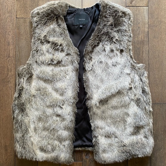 ARITZIA NWOT Talula Park Slope faux fur vest. Size small. Grey/brown colour. - Picture 5 of 8
